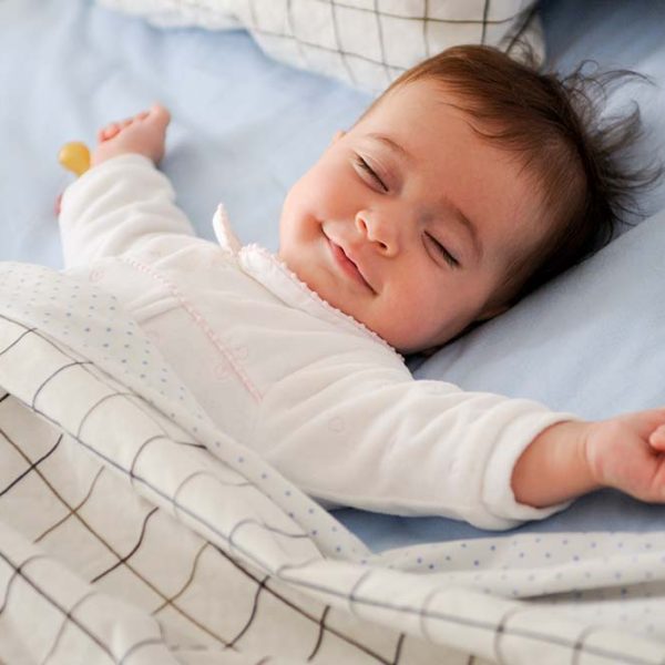 Kasur American Pillo - Bayi Di Atas Kasur